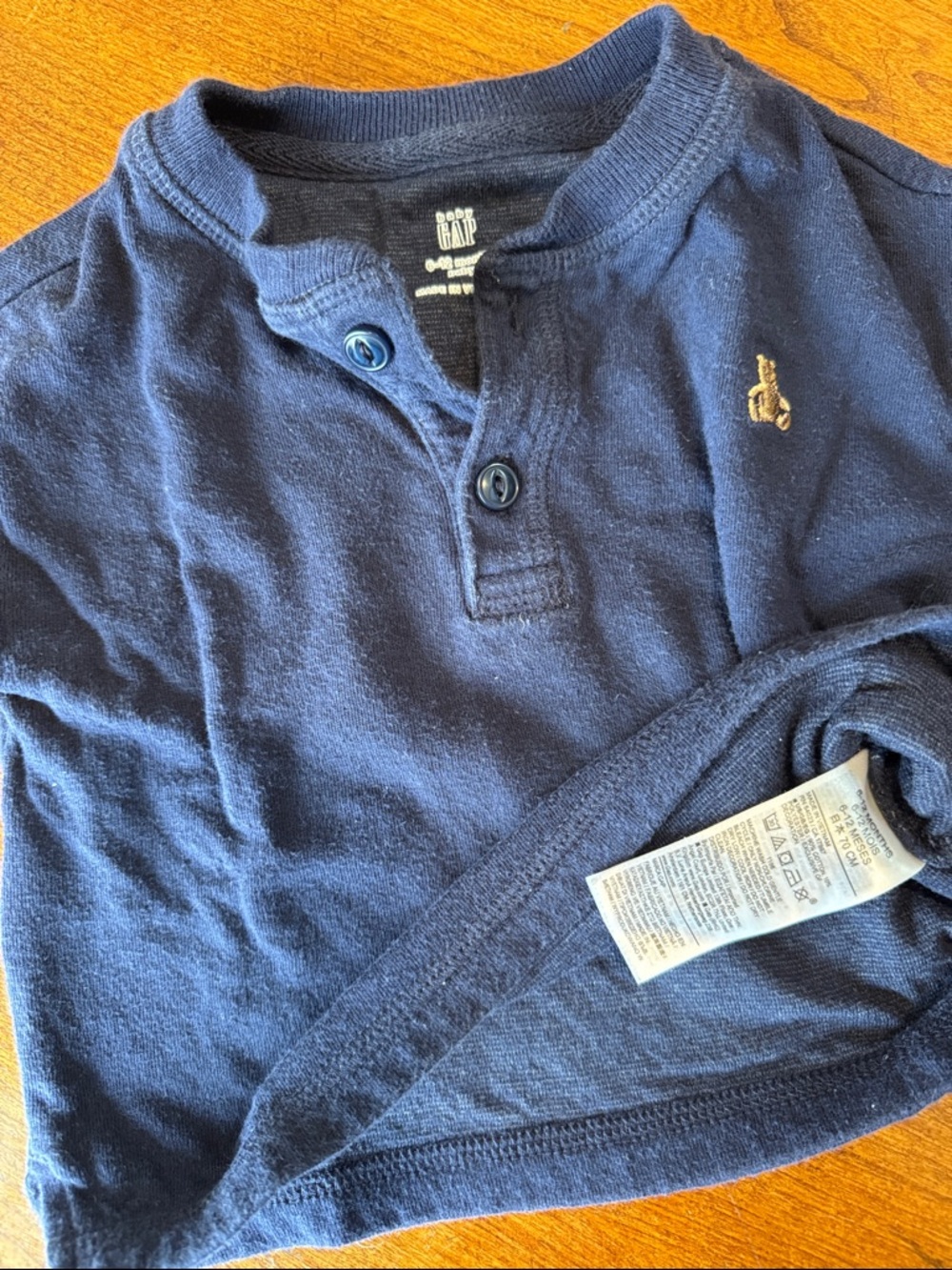 Gap baby Long-Sleeve Henley Shirt in Navy Blue